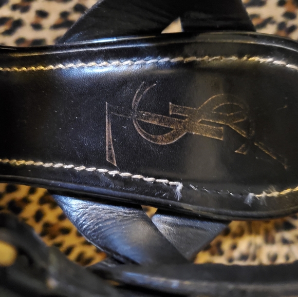 YSL Saint Laurent black patent platform sandals - Picture 2 of 4